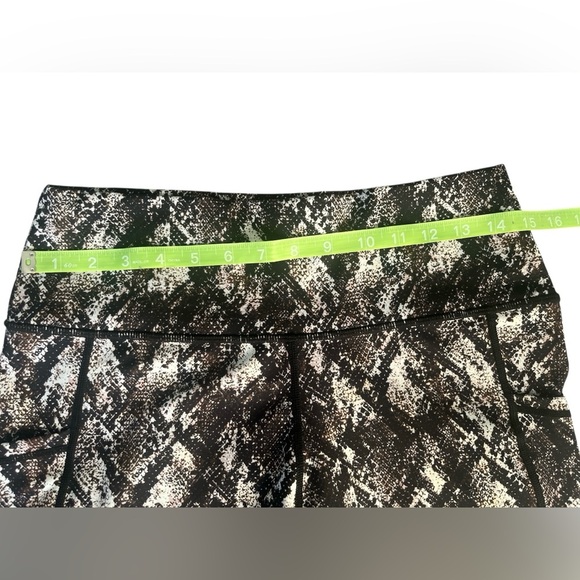 CVG Constantly Varied Gear 7” Shorts Size Medium - Picture 5 of 5